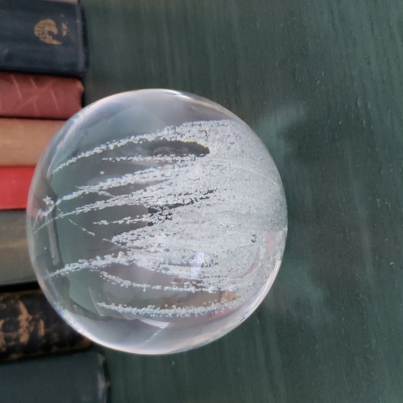 🤍 KOSTA GLASS PAPERWEIGHT - Picture 3 of 7